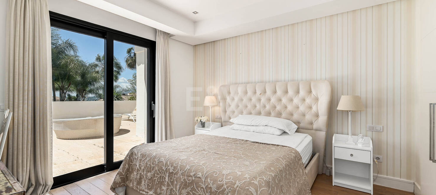 Klassische elegante Villa mit Meerblick. Preise ab 10,500 € pro Woche