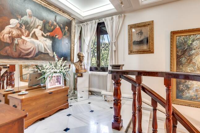 Villa en una tranquila urbanización al lado de la ciudad de Marbella