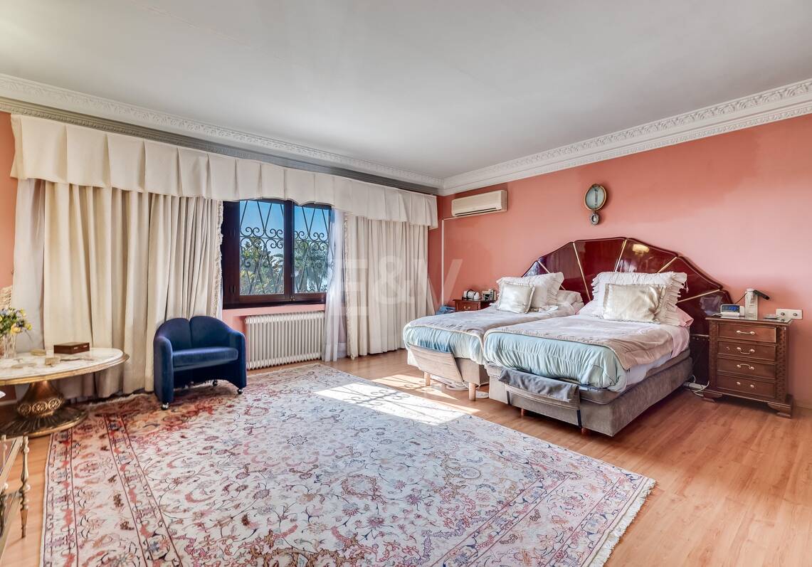 Villa dans une urbanisation tranquille à côté de Marbella City