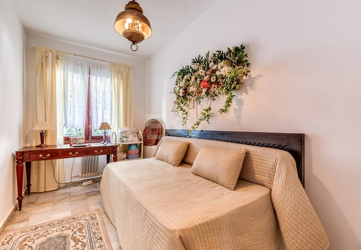 Villa en una tranquila urbanización al lado de la ciudad de Marbella