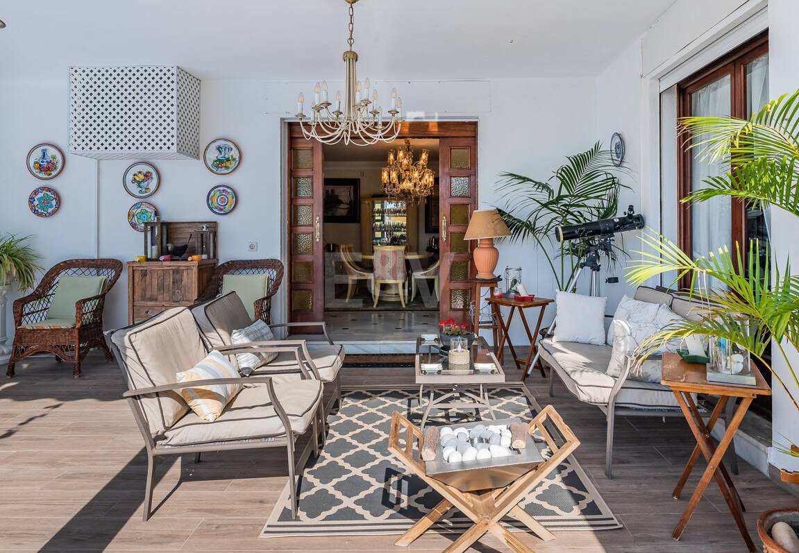 Villa en una tranquila urbanización al lado de la ciudad de Marbella