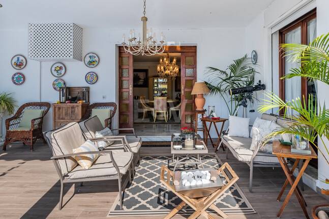 Villa en una tranquila urbanización al lado de la ciudad de Marbella