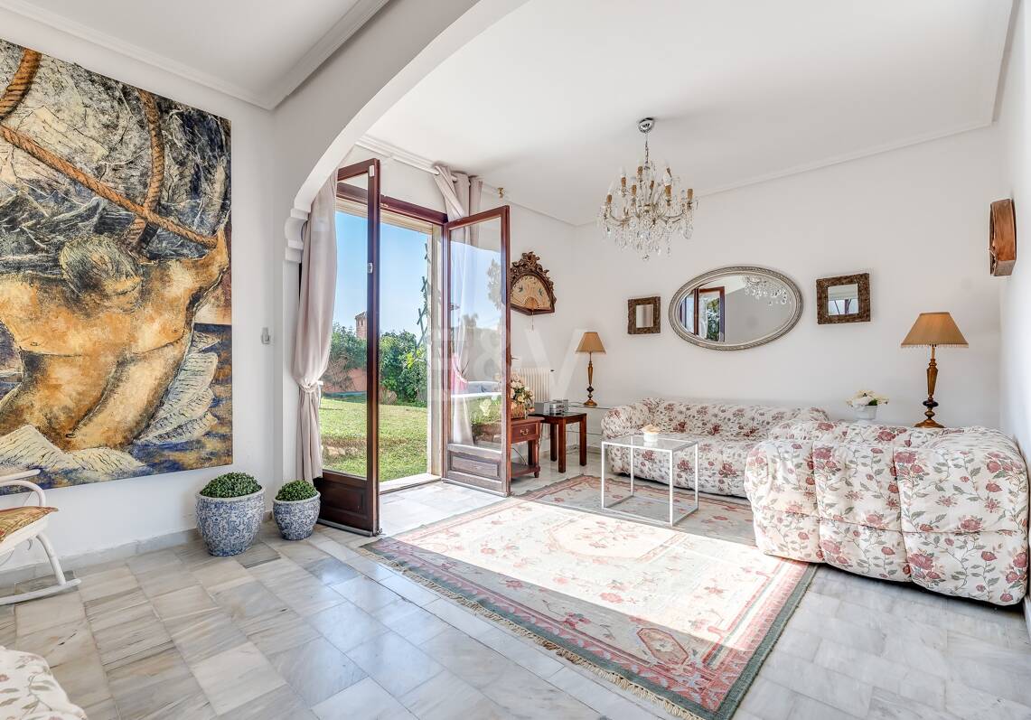 Villa dans une urbanisation tranquille à côté de Marbella City