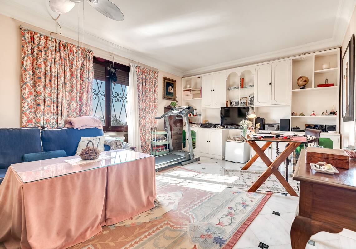 Villa dans une urbanisation tranquille à côté de Marbella City