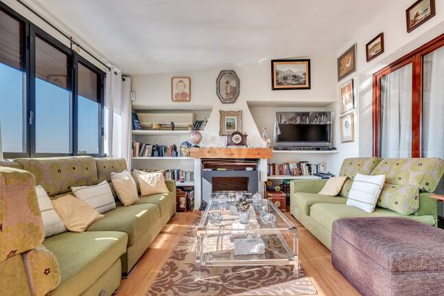 Villa en una tranquila urbanización al lado de la ciudad de Marbella