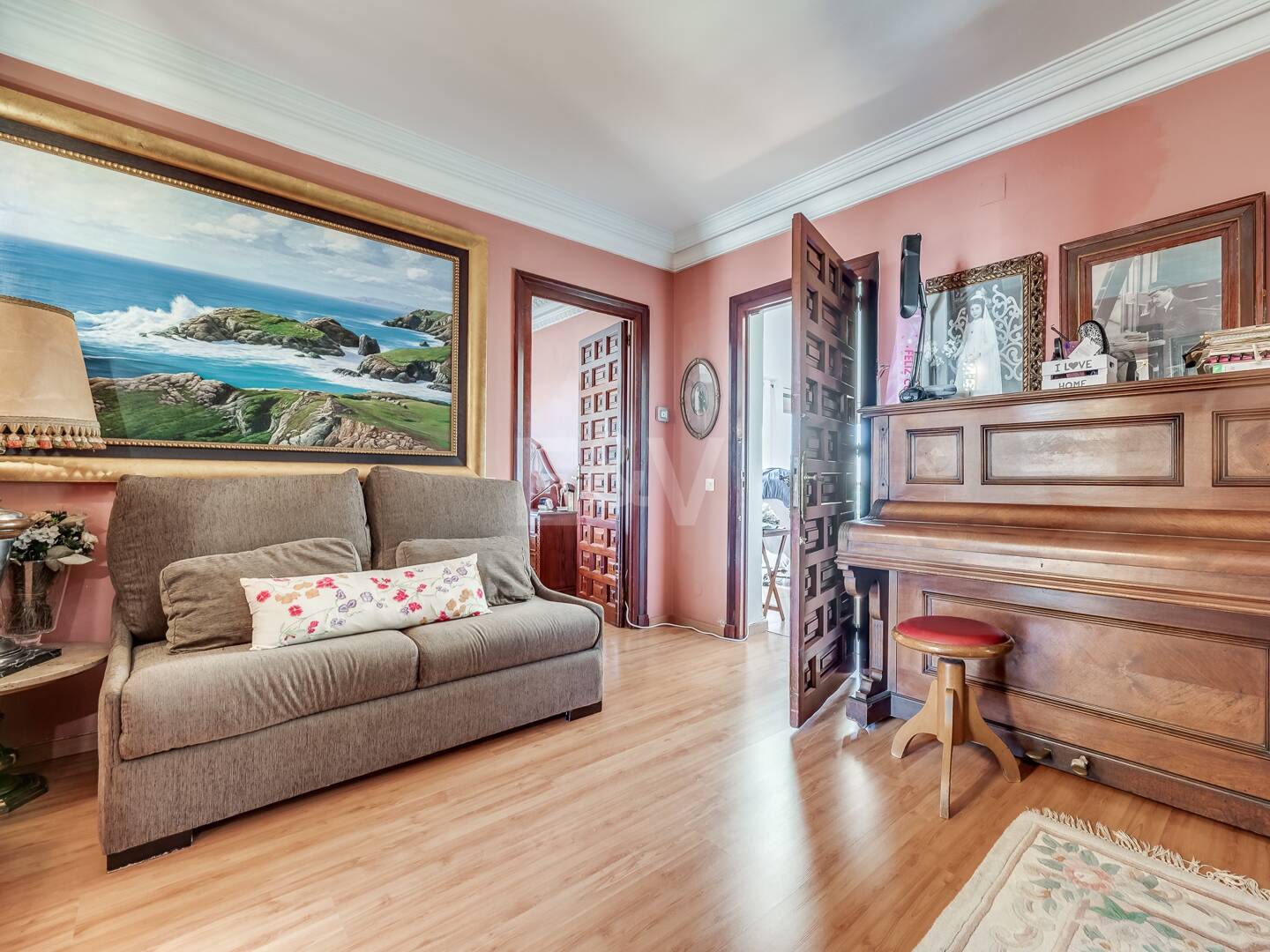 Villa i en lugn urbanisering bredvid Marbella City