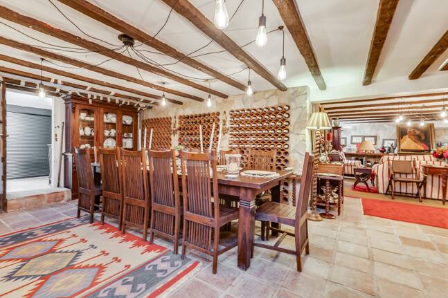 Villa en una tranquila urbanización al lado de la ciudad de Marbella