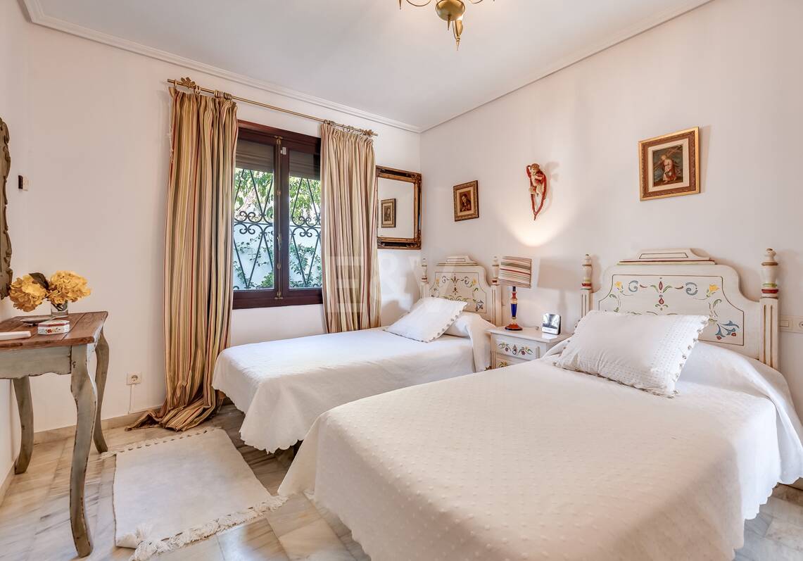 Villa dans une urbanisation tranquille à côté de Marbella City