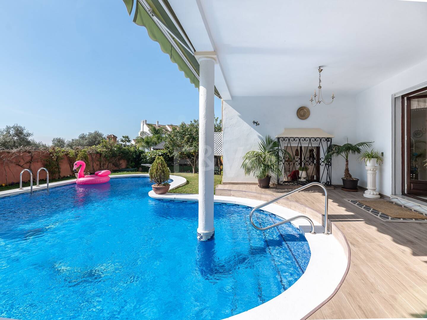 Villa en una tranquila urbanización al lado de la ciudad de Marbella