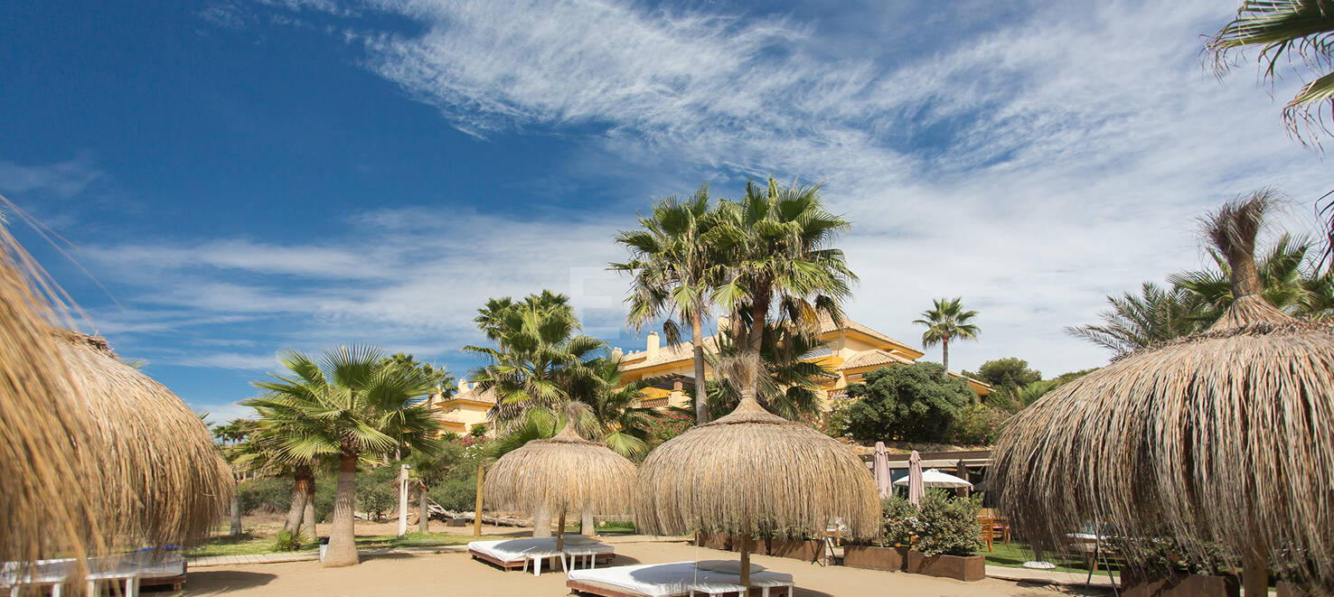 Luxury Villas in Rio Real with Panoramic Views