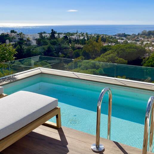 Luxury Villas in Rio Real with Panoramic Views
