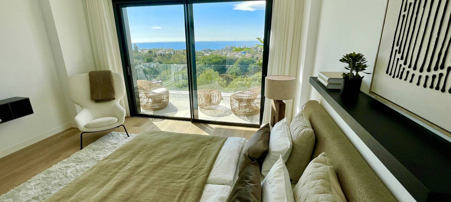 Luxury Villas in Rio Real with Panoramic Views