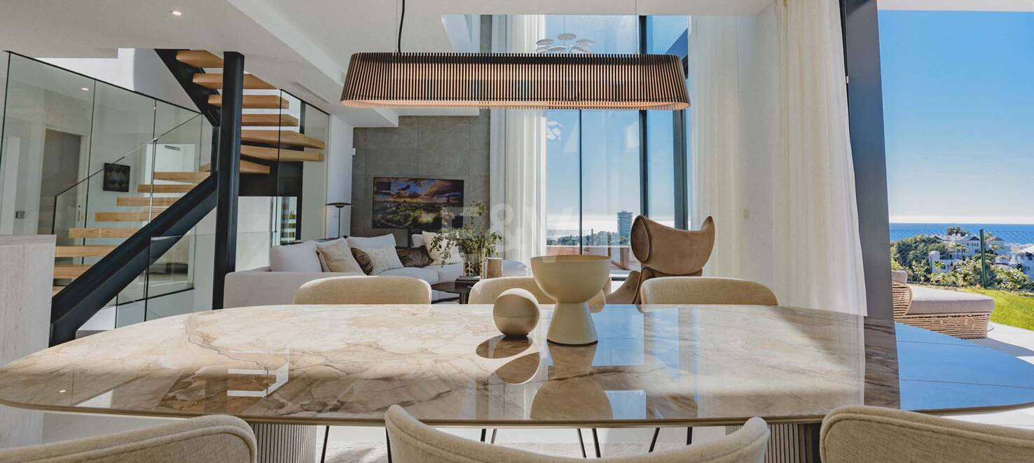 Luxury Villas in Rio Real with Panoramic Views