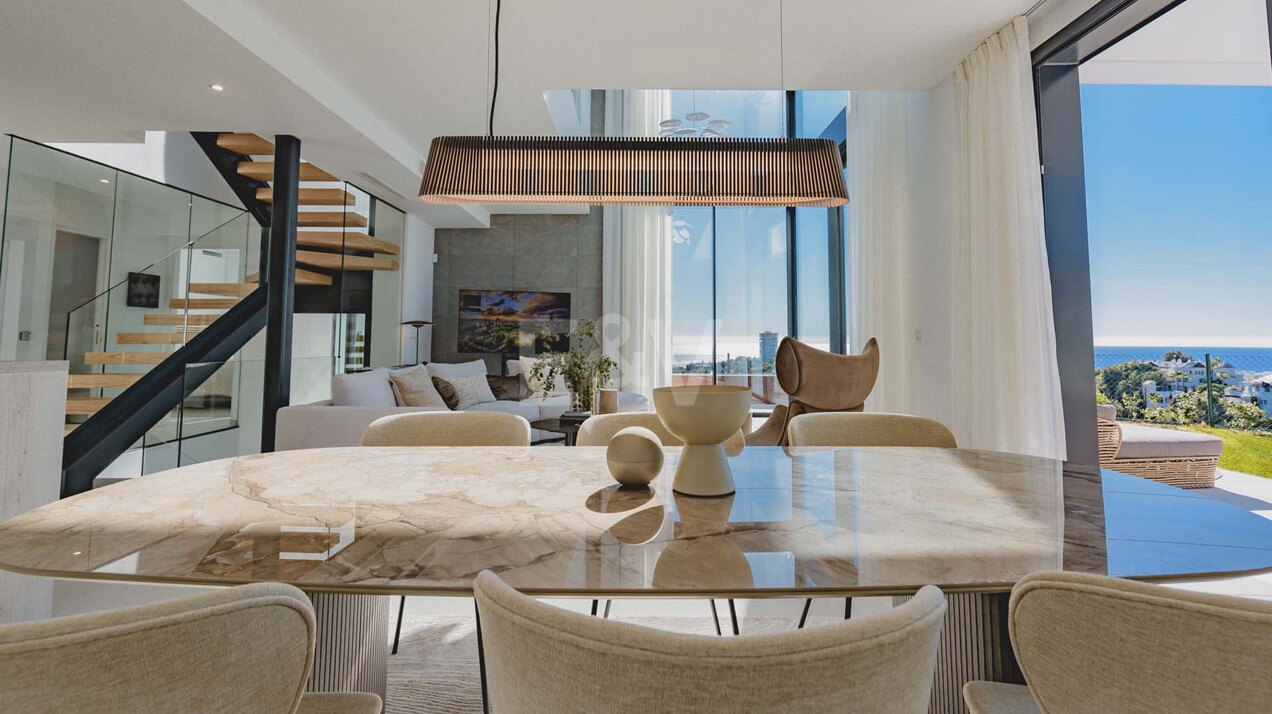 Luxury Villas in Rio Real with Panoramic Views