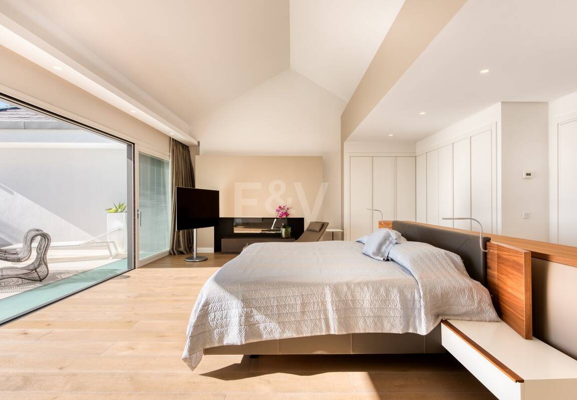 Moderne Villa in La Zagaleta mit herrlichem Meerblick