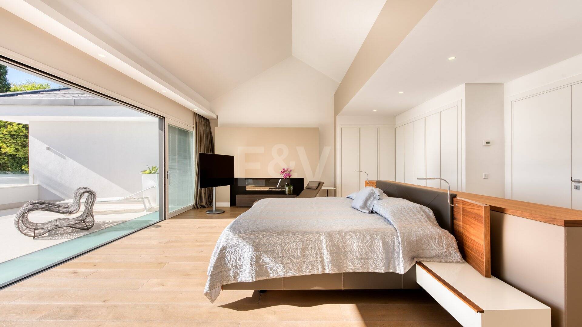 Moderne Villa in La Zagaleta mit herrlichem Meerblick