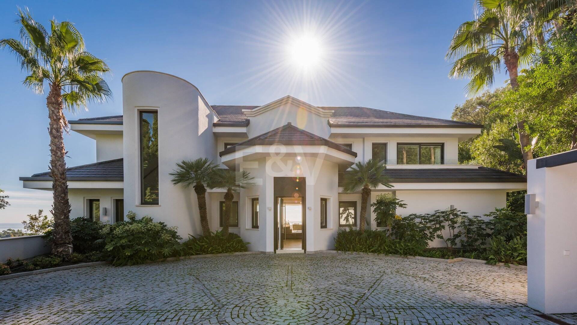 Moderne Villa in La Zagaleta mit herrlichem Meerblick