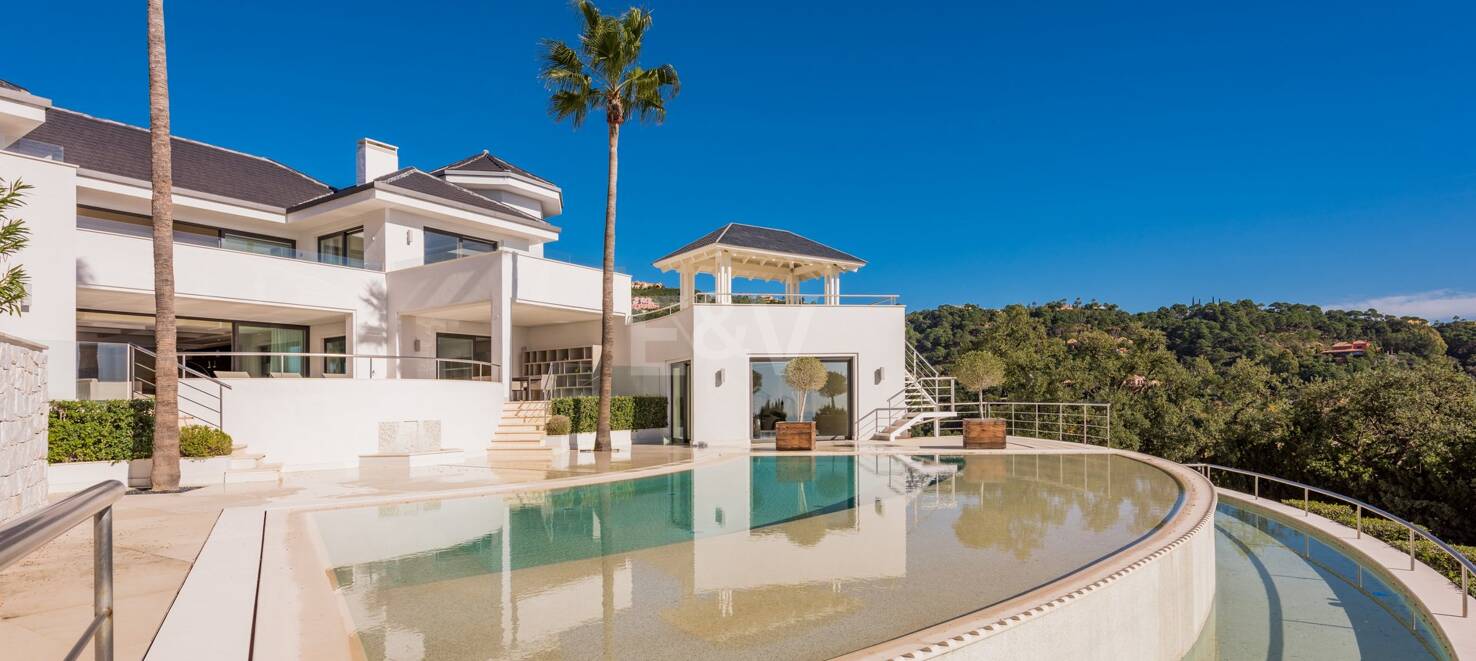 Moderne Villa in La Zagaleta mit herrlichem Meerblick
