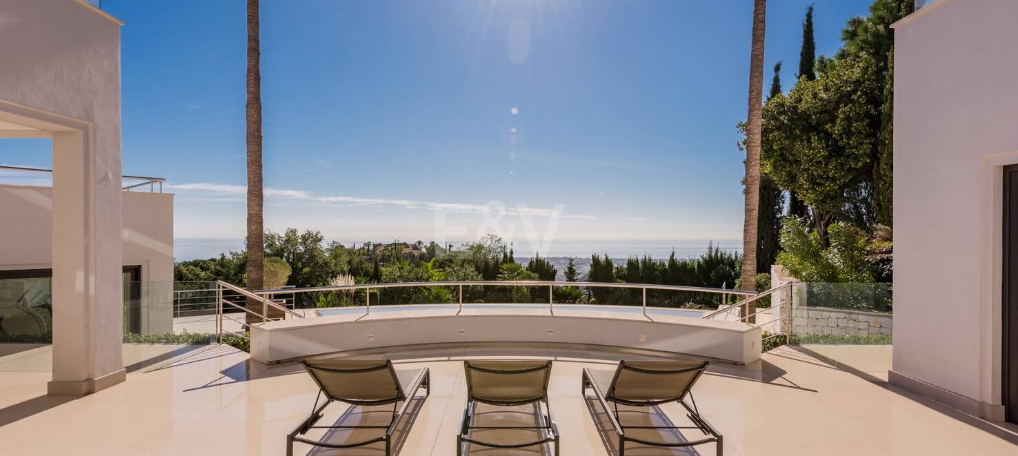 Moderne Villa in La Zagaleta mit herrlichem Meerblick