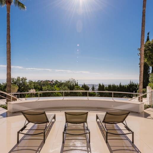 Moderne Villa in La Zagaleta mit herrlichem Meerblick