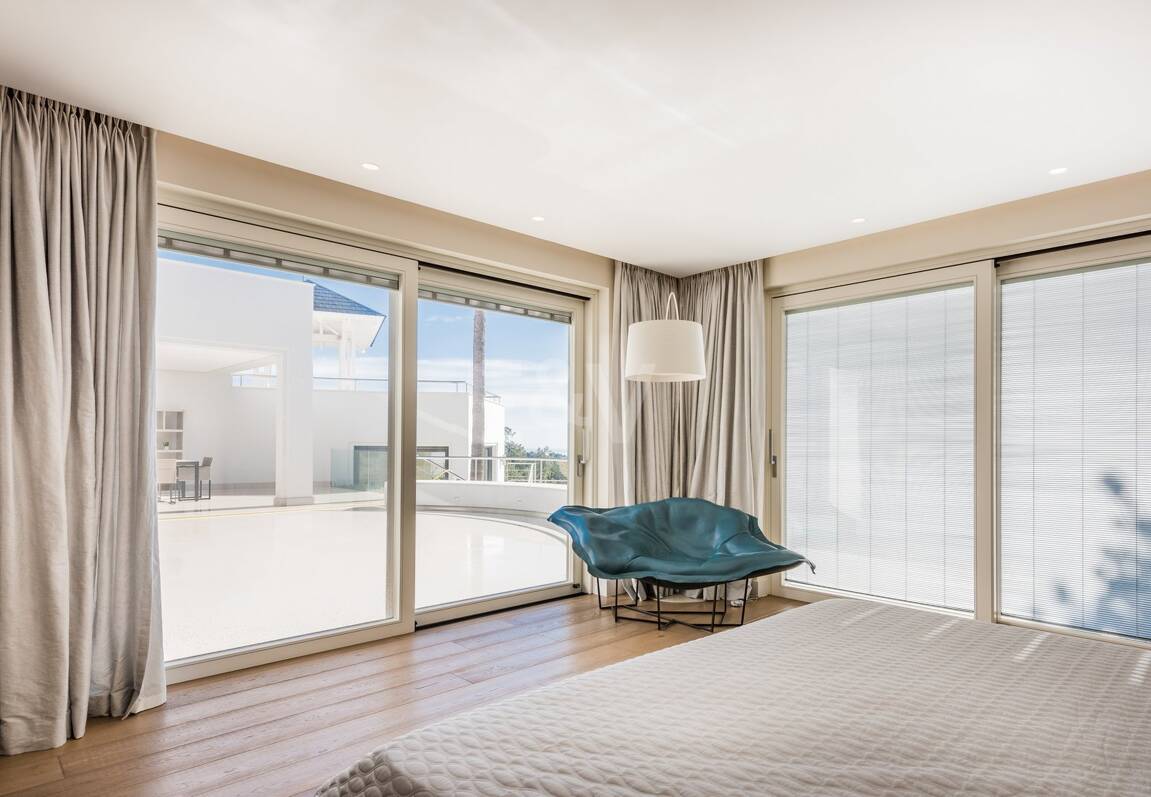 Moderne Villa in La Zagaleta mit herrlichem Meerblick