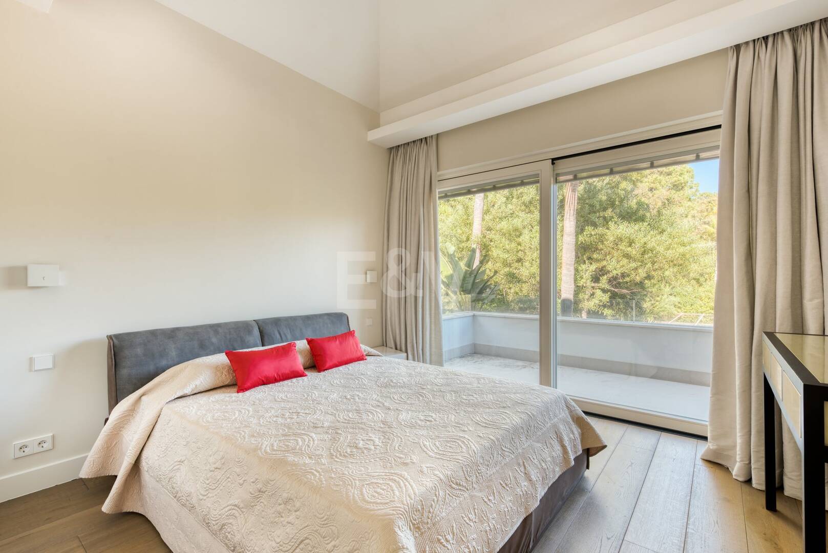 Moderne Villa in La Zagaleta mit herrlichem Meerblick