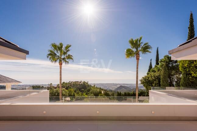 Moderne Villa in La Zagaleta mit herrlichem Meerblick