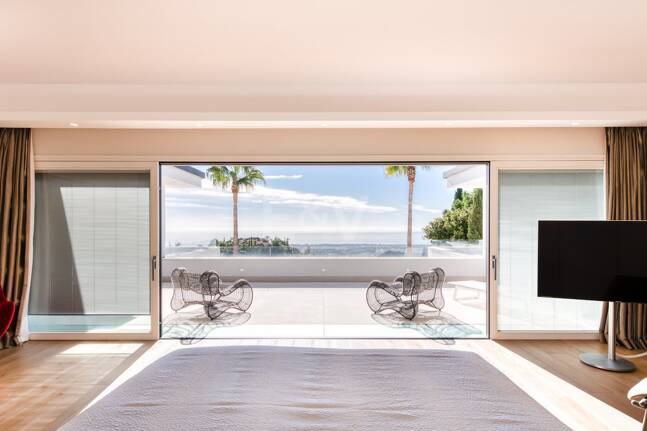 Moderne Villa in La Zagaleta mit herrlichem Meerblick