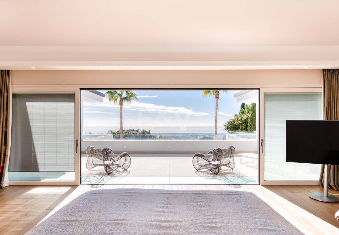 Moderne Villa in La Zagaleta mit herrlichem Meerblick