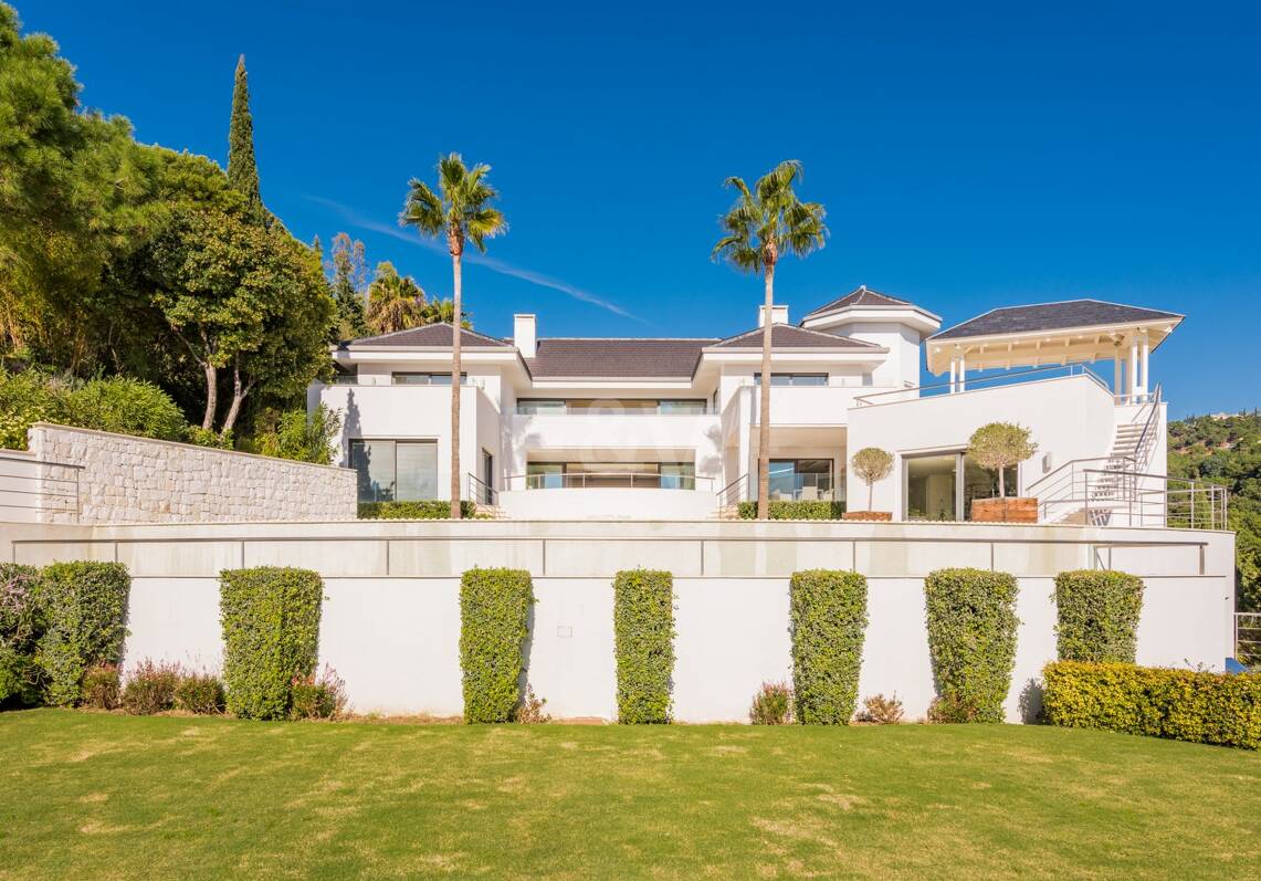 Modern villa in La Zagaleta with Stunning Sea Views