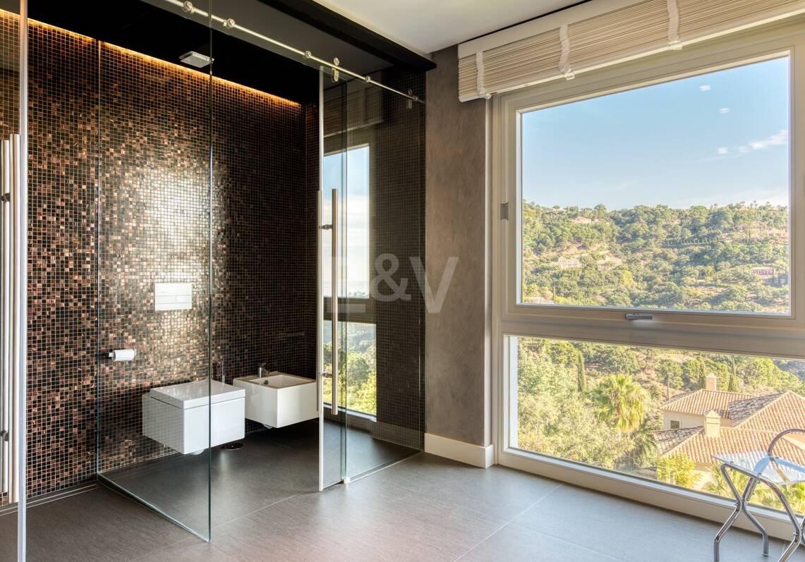 Modern villa in La Zagaleta with Stunning Sea Views