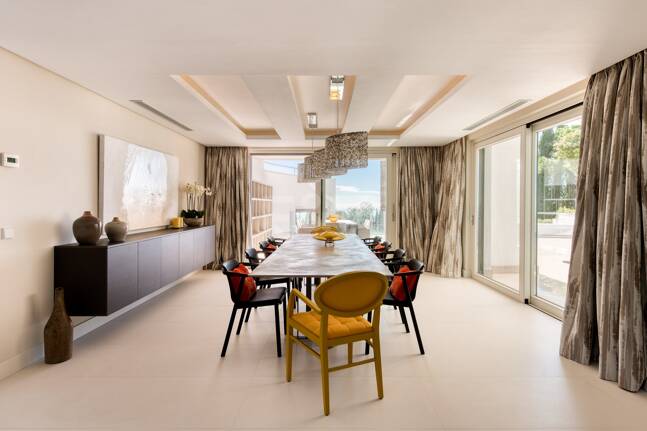 Moderne Villa in La Zagaleta mit herrlichem Meerblick