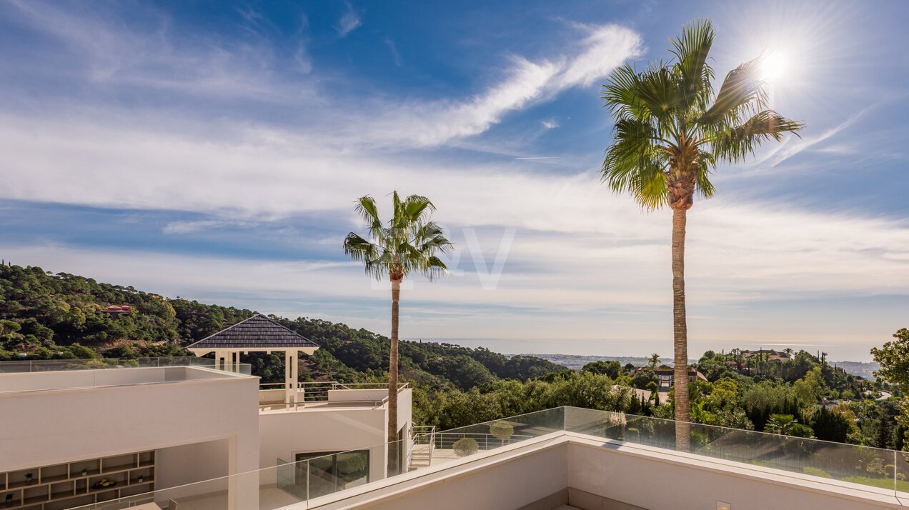 Moderne Villa in La Zagaleta mit herrlichem Meerblick