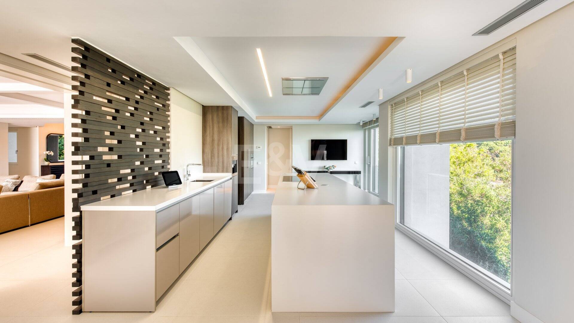 Moderne Villa in La Zagaleta mit herrlichem Meerblick