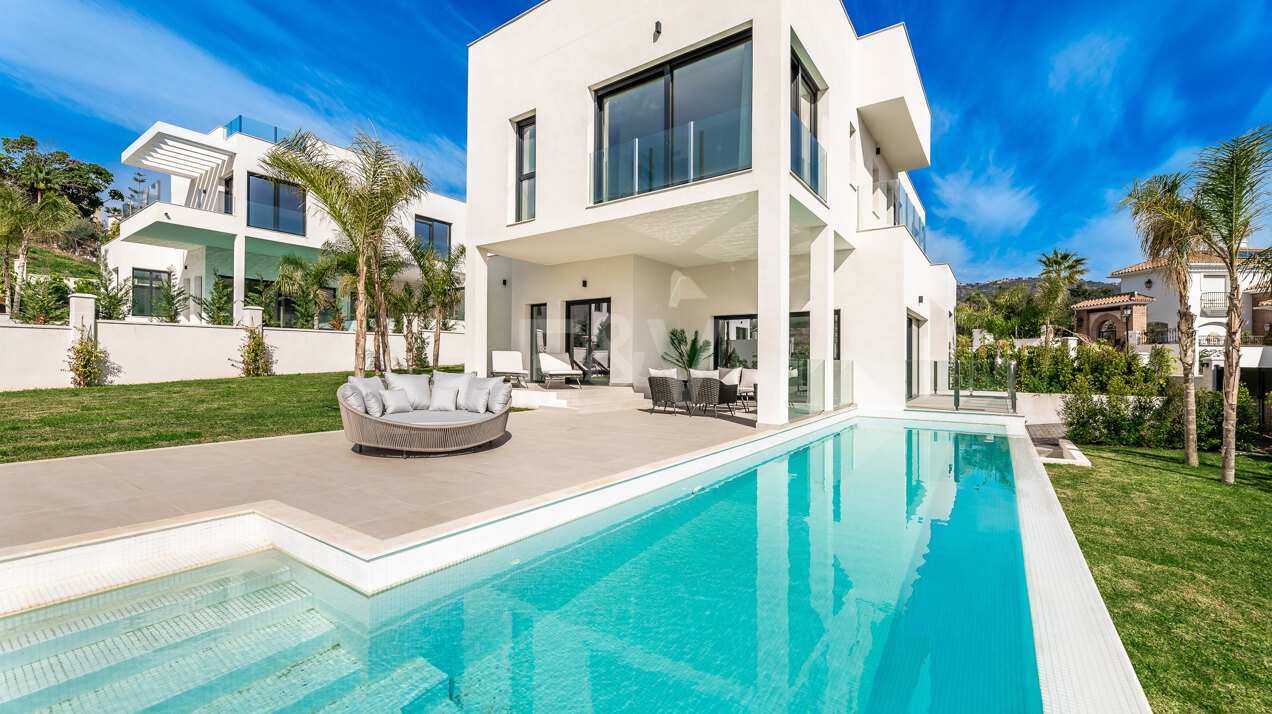 Santa Maria Golf Modern Villa with Stunning Sea Views