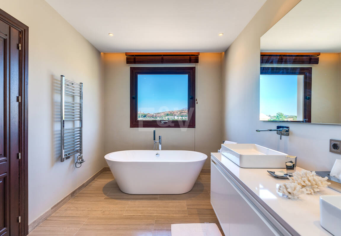 Elegantes Anwesen in Guadalmina auf einem Grundstück von über 24.000 m²