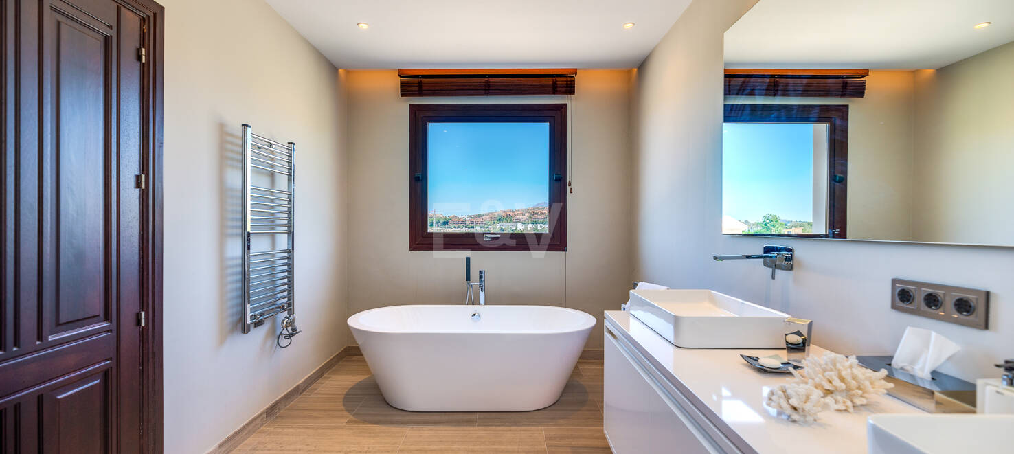Elegant Mansion in Guadalmina on a Plot of Over 24,000 m²