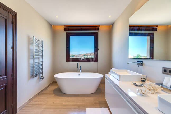 Elegantes Anwesen in Guadalmina auf einem Grundstück von über 24.000 m²