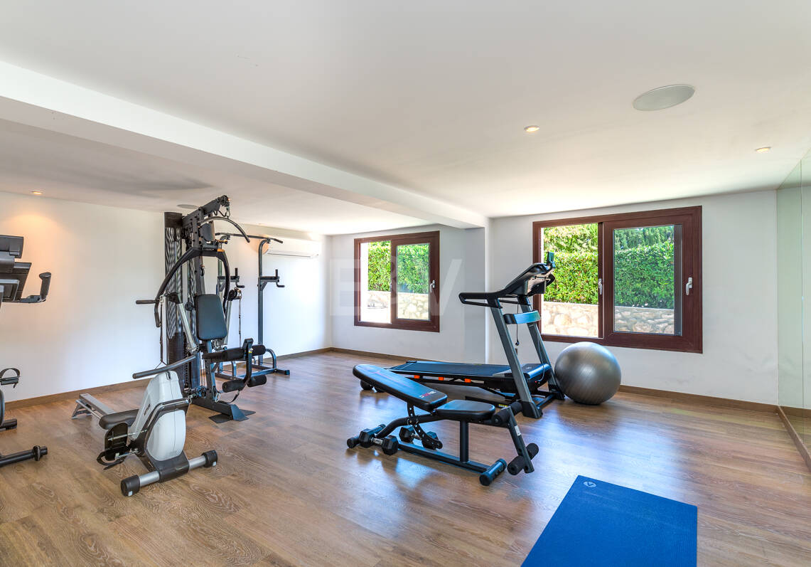 Elégant Mansion à Guadalmina sur un terrain de plus de 24 000 m2