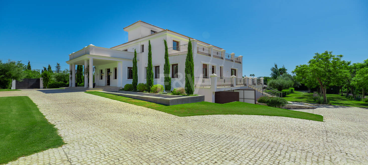 Elegant Mansion in Guadalmina on a Plot of Over 24,000 m²