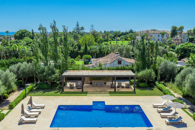 Elegantes Anwesen in Guadalmina auf einem Grundstück von über 24.000 m²