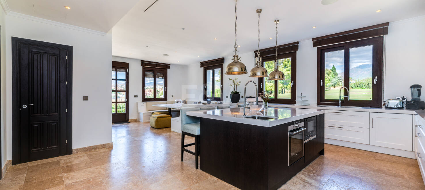 Elegant Mansion in Guadalmina on a Plot of Over 24,000 m²