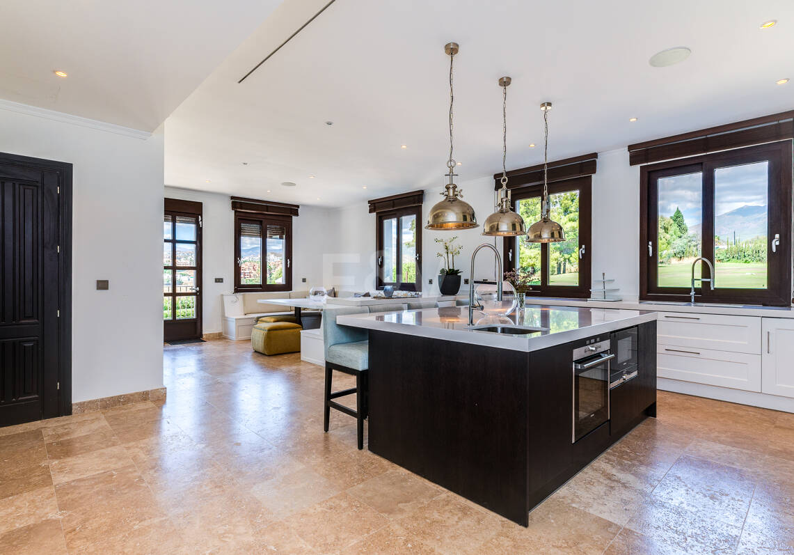 Elégant Mansion à Guadalmina sur un terrain de plus de 24 000 m2
