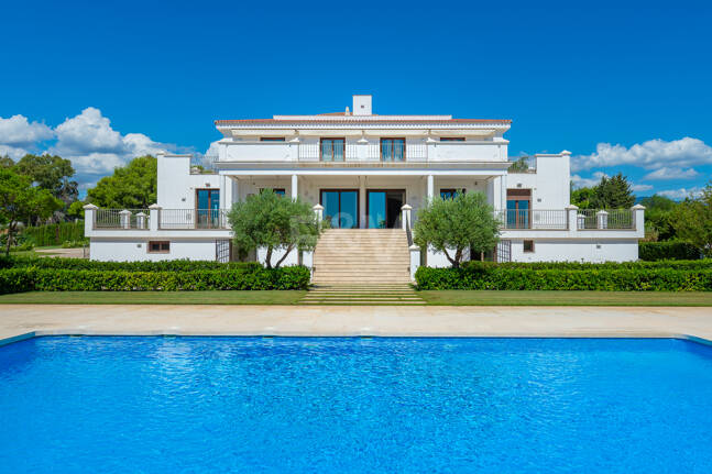 Elegantes Anwesen in Guadalmina auf einem Grundstück von über 24.000 m²