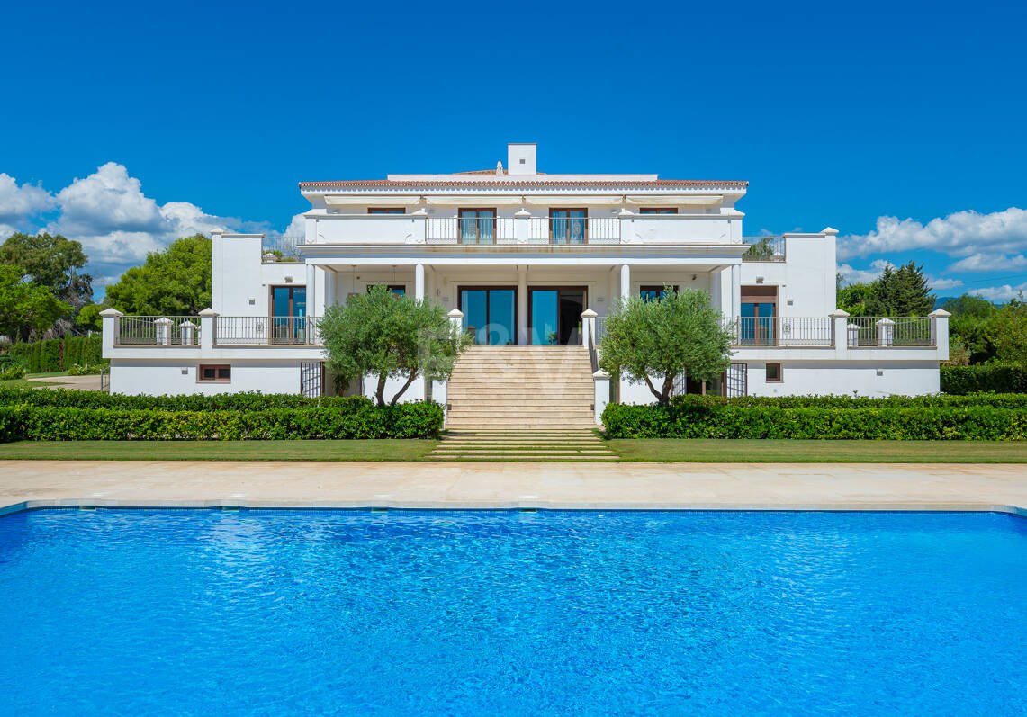 Elégant Mansion à Guadalmina sur un terrain de plus de 24 000 m2