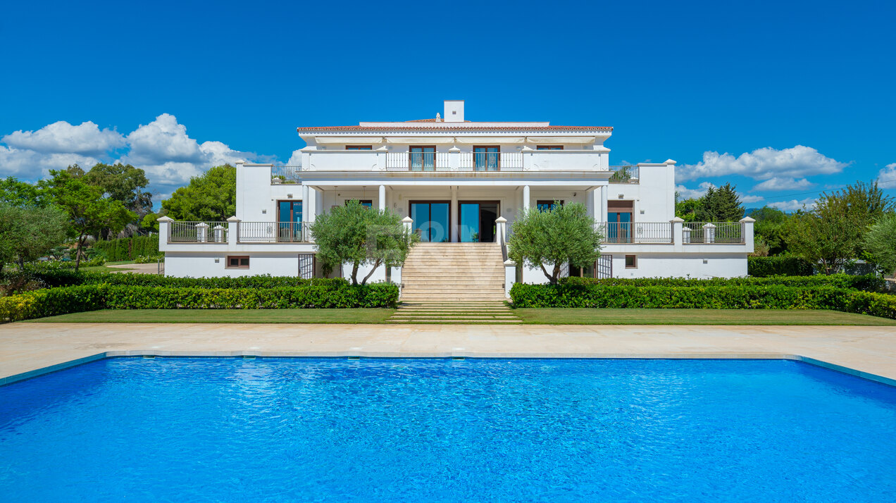 Elegant Mansion in Guadalmina on a Plot of Over 24,000 m²