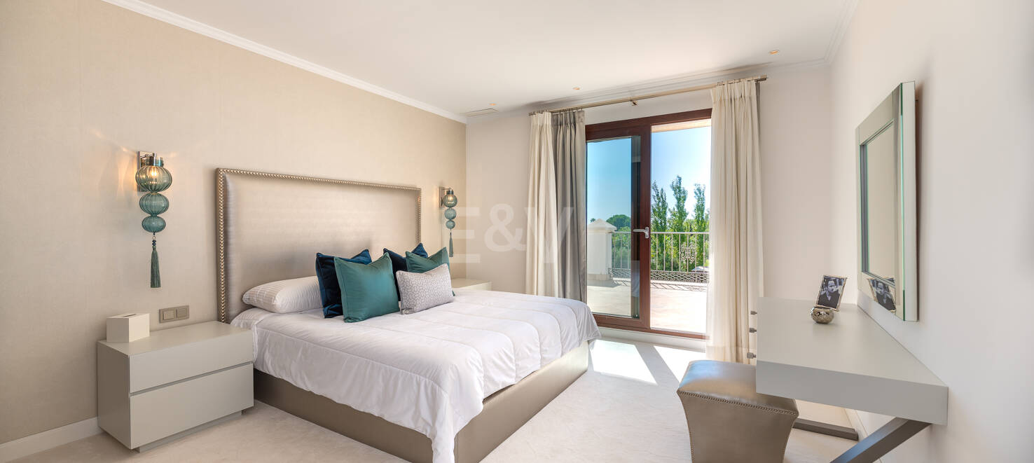 Elegant Mansion in Guadalmina on a Plot of Over 24,000 m²