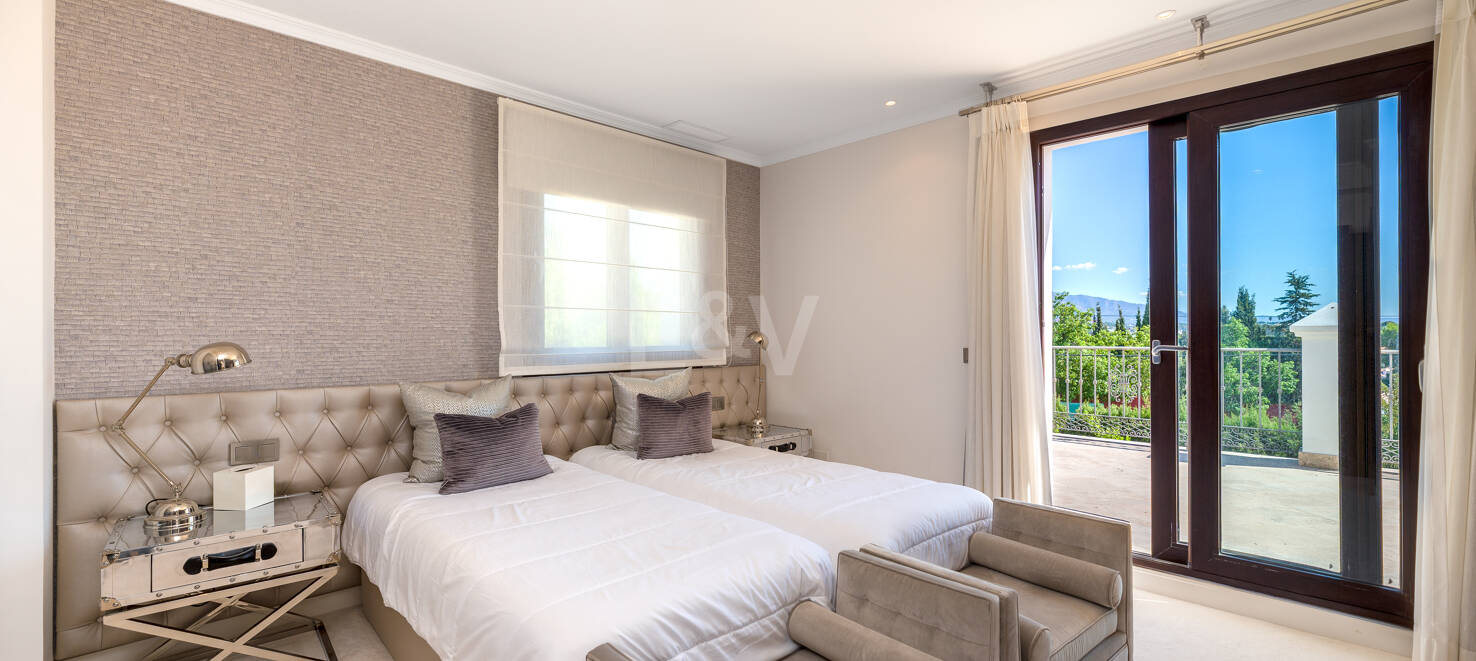 Elegant Mansion in Guadalmina on a Plot of Over 24,000 m²