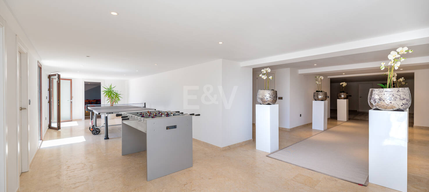 Elegant Mansion in Guadalmina on a Plot of Over 24,000 m²