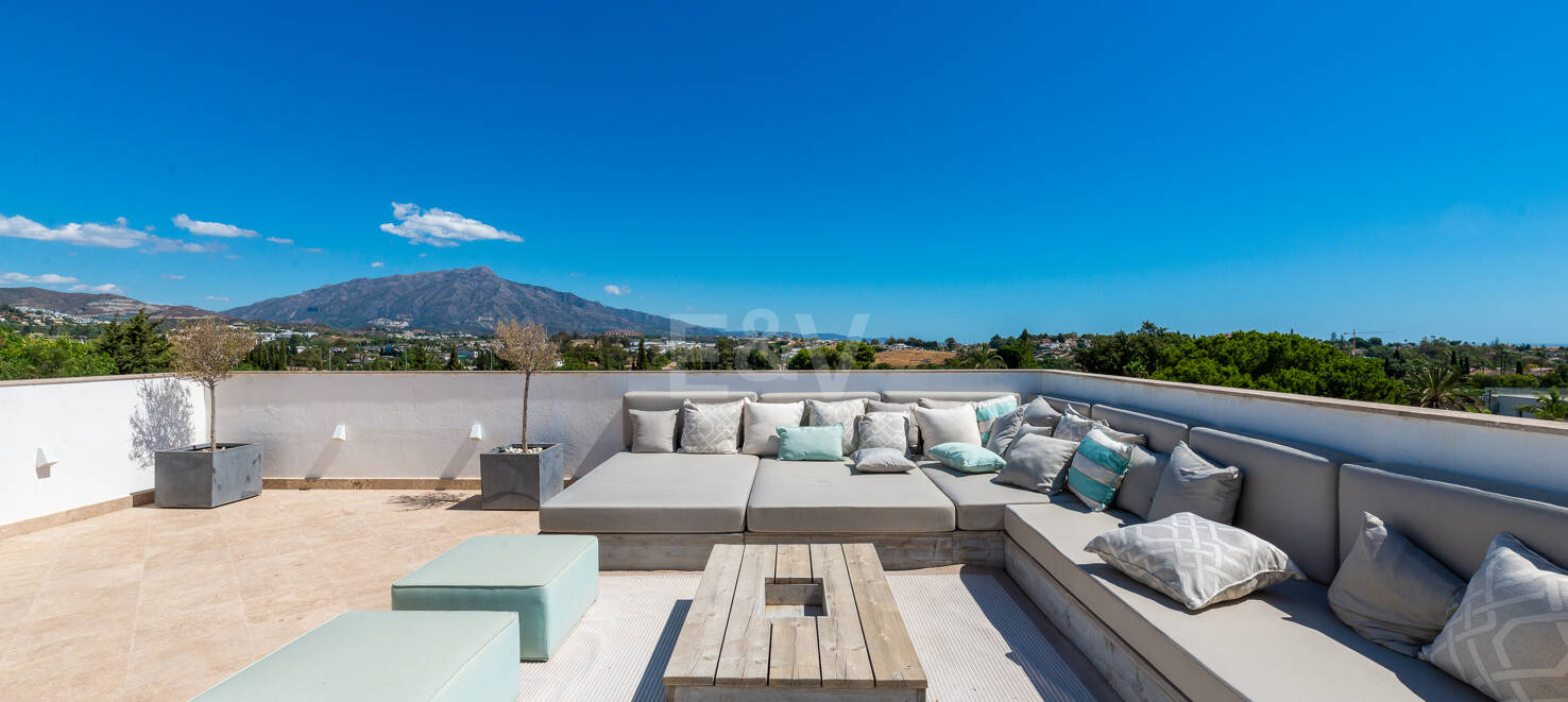 Elegant Mansion in Guadalmina on a Plot of Over 24,000 m²